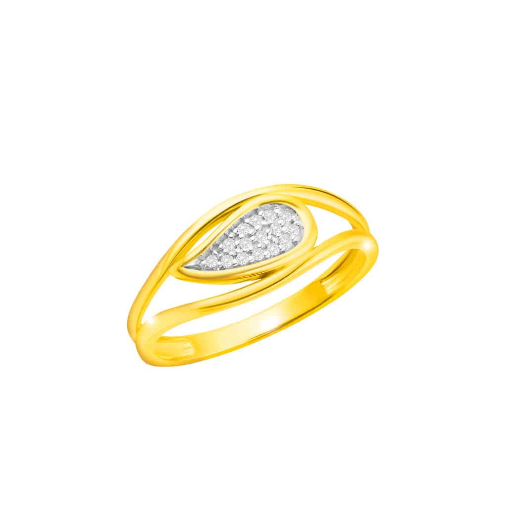 Diamond Ring in 14K Yellow Gold