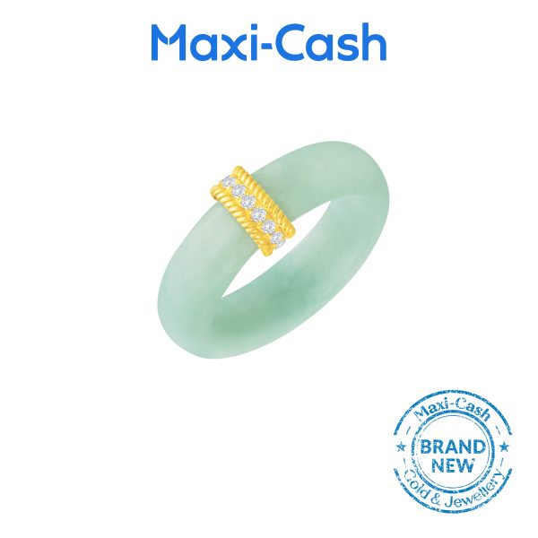 Royal Aura Jadeite Ring in 18K Yellow Gold